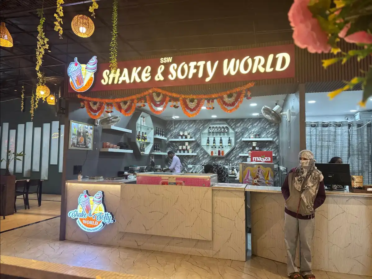 Shake and Softy World counter inside Shivansh Food Park Dhamtari